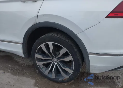 2020 Volkswagen Tiguan 2.0T Sel Premium R-Line z USA, uszkodzony, nr VIN 3VV4B7AX8LM144799